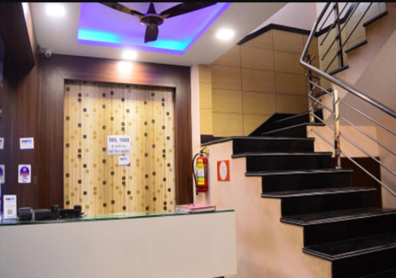 Hotel Royal Palace - 150 Meters From Mahakal Temple Ujjain Exterior photo